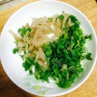 美味的酸辣土豆粉做法图解3)
