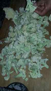 滋补的凉拌菜花做法图解2)