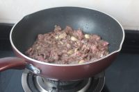 美味的黑椒牛肉做法图解5)