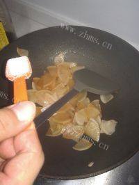 家常菜素炒萝卜