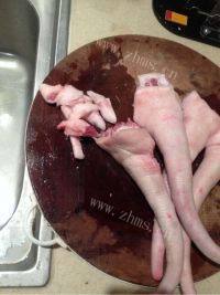 家常菜红烧猪尾做法图解2)