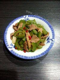 诱人的苦瓜炒肉片