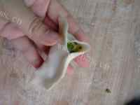 香喷喷的韭菜鸡蛋饺子做法图解11)