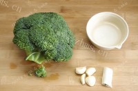 好吃的蒜蓉西兰花做法图解1)