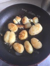 色香味俱全的香煎小土豆做法图解3)