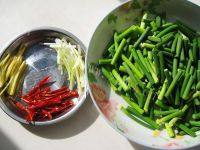 家常菜干煸牛肉丝做法图解2)