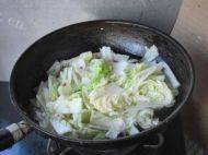 家常菜大白菜炖豆腐做法图解6)
