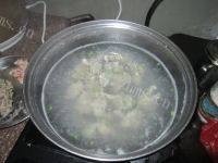 妈妈做的芹菜鱼滑汤的做法图解三