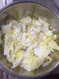 美味的辣白菜做法图解4)