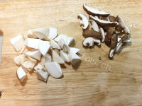 健康的白酱蕈菇炊饭做法图解4)