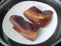 自己做的腊肉土豆饭做法图解2)