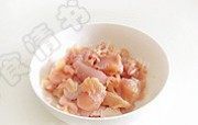 美味的鸡肉蘑菇炖饭做法图解2)