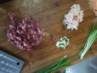 美味的胡萝卜肉丁饭做法图解3)