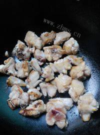 家常菜土豆焖鸡翅做法图解5)