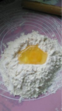 美味的手擀面做法图解1)