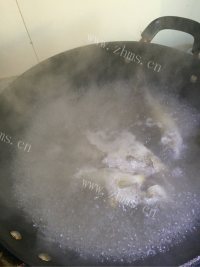美味鲫鱼山药汤做法图解6)