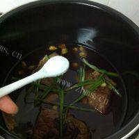 自制酱牛肉做法图解7)