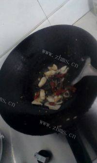 家常菜茶树菇烧五花肉做法图解6)