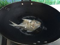美味的油葱鲳鱼做法图解7)