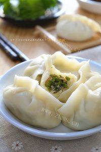 自己做的芹菜猪肉饺