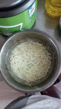 家常菜酸辣土豆丝做法图解1)