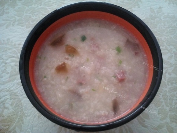 喷香的皮蛋瘦肉粥