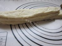 色泽鲜亮的日式炼乳面包的做法图解七