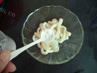 诱人的香酥鱿鱼圈做法图解4)