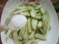 好吃不腻的剁椒烧茄子做法图解3)