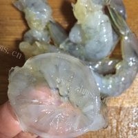 可口的炸虾球做法图解2)