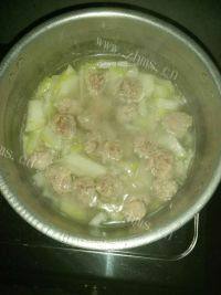 家常菜冬瓜肉丸汤做法图解5)