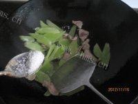 让人怀念的莴笋炒肉做法图解6)
