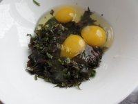「念念不忘」香椿鸡蛋饼	做法图解3)