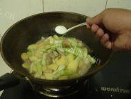 家常菜土豆炖芸豆做法图解10)