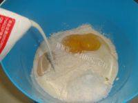 食欲满满的肠仔小面包做法图解2)