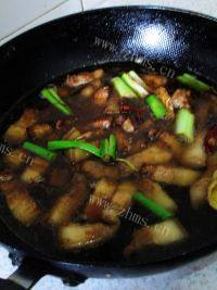 家常大蒜子烧肉做法图解9)
