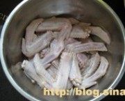家常三汁闷锅做法图解1)