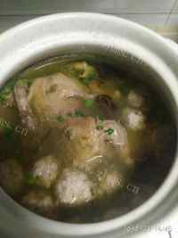 营养的鸽子香菇肉丸汤做法图解13)