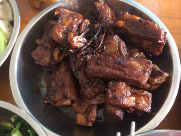 美味营养的糖醋排骨