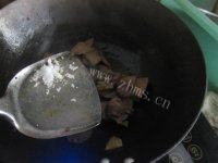 绿色食物之洋葱炒猪肝做法图解7)