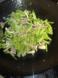 「首发」芹菜炒肉