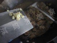 酸菜汆白肉自制做法图解17)