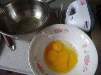 自制炼乳棉花蛋糕做法图解2)