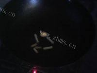 DIY奶白鲫鱼汤做法图解4)