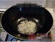 好看的双椒鸡丝做法图解3)
