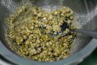 芝麻绿豆糕做法图解3)