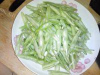 家常菜四季豆炒鸡蛋做法图解3)