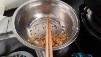 美味早餐葱油饼做法图解3)