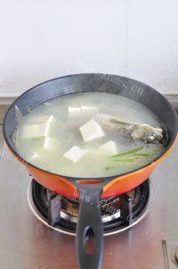 超级好吃的鲫鱼豆腐汤