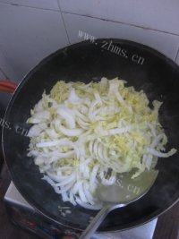 饱满的清炒大白菜做法图解3)